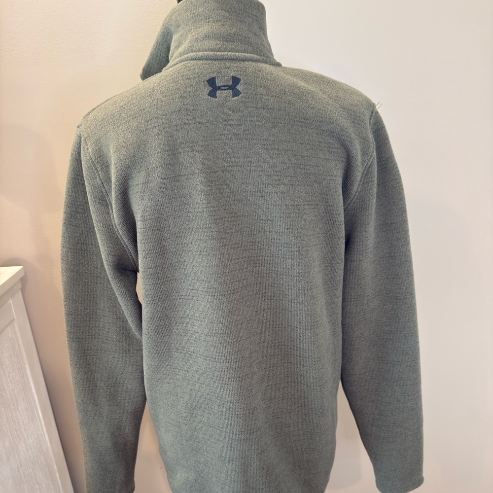 Men’s UNDER ARMOUR Specialist Henley sweater pullover- dark green. Size medium - Picture 3 of 9